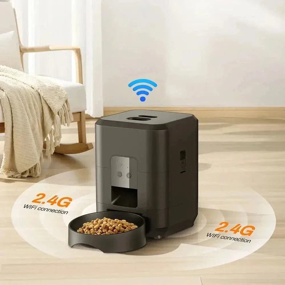 Distributeur programmable de croquettes pour chat